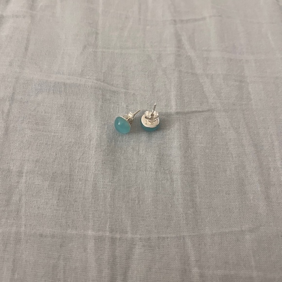 Blue Chalcedony Stud Earrings in 925 silver - Picture 2 of 2